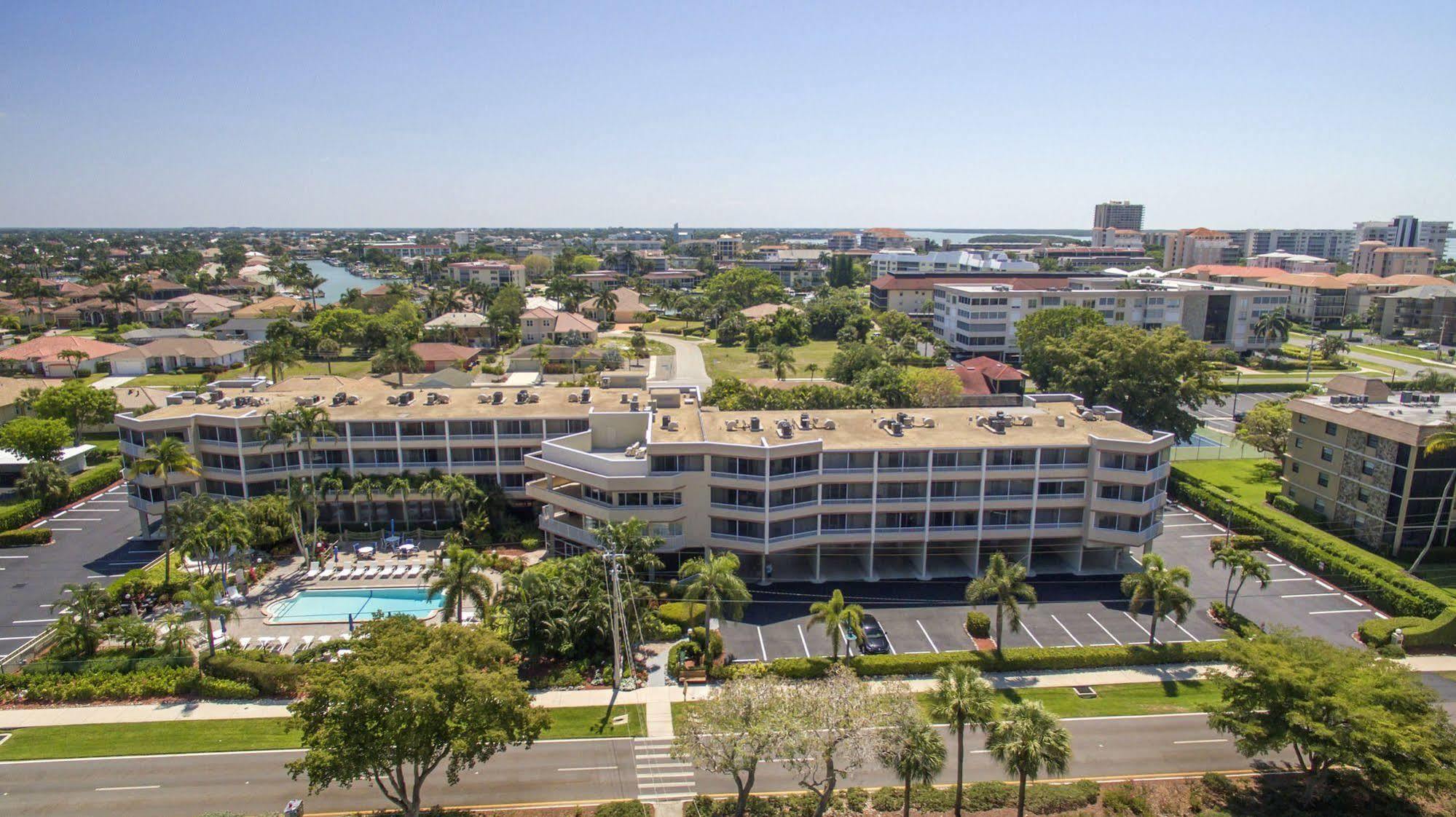 Marco Beach Vacation Suites Caxambas 外观 照片