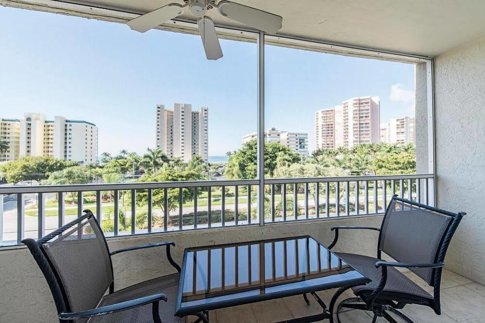 Marco Beach Vacation Suites Caxambas 外观 照片